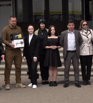 Учні з Коломиї придбали дрон для військових (відео)