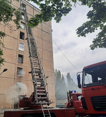 В Кривом Роге горит многоэтажка