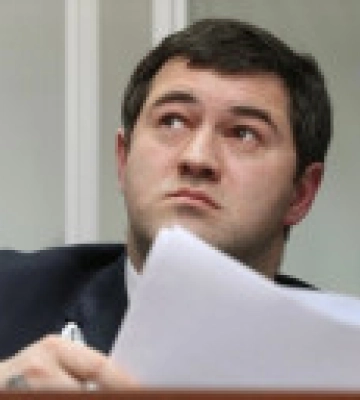 Суд оставил Насирова под стражей