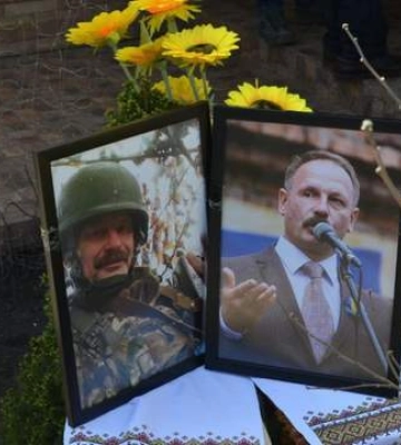 Хотя одежда напомнит запах родного человека, – жена Барны получила вещи погибшего экснардепа Хотя одежда напомнит запах родного человека, – жена Барны получила вещи погибшего экснардепа