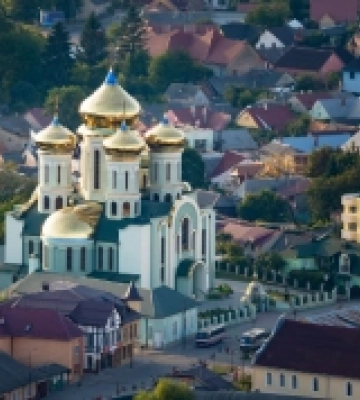 Житло в Хусті: переваги близькості до термальних басейнів і санаторію