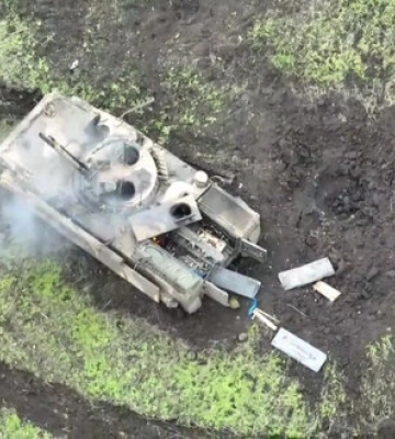 Українські десантники спалили ворожу техніку. ВIДЕО