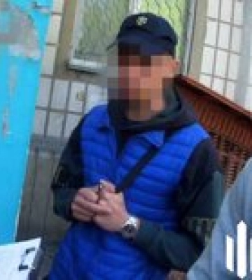 Двух правоохранителей подозревают в групповом изнасиловании несовершеннолетней