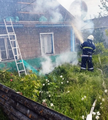 У Межовій під час пожежі постраждав літній чоловік