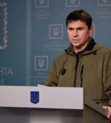 Подоляк припустив, що Крим може втратити автономію після деокупації