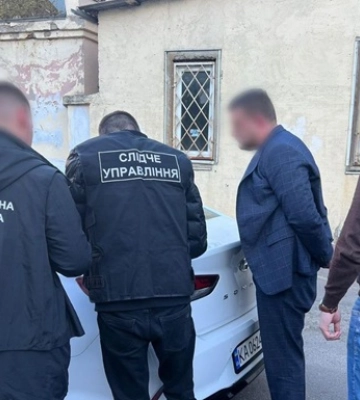 Називав себе «військкомом» й виманював хабарі: в Одесі арештували командира відділення