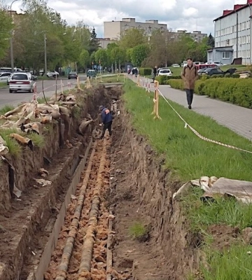 Замінять майже 800 м труб: у мікрорайоні в Луцьку лагодять тепломережу