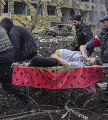 У США вручили Пулітцерівську премію. Фотографи Євген Малолєтка та Мстислав Чернов отримали відзнаку за кадри з Маріуполя