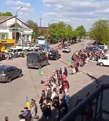 Загинув на Луганщині: на Волині навколішки, з прапорами та з квітами зустріли Героя Анатолія Смітюха