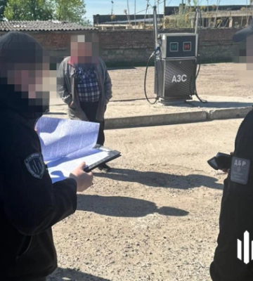 На Миколаївщині викрили мережу збуту контрафактного пального на мільйони гривень