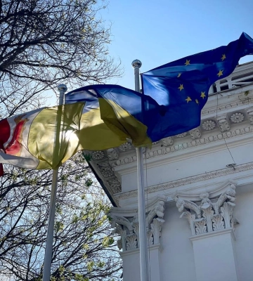 В Одесі до Дня Європи підняли прапори Євросоюзу