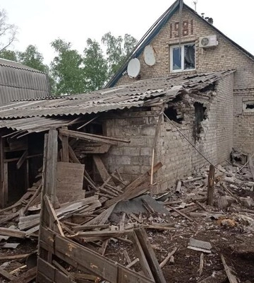 Росіяни вгатили по кількох напрямках на Донеччині. Є руйнування та поранений мирний мешканець