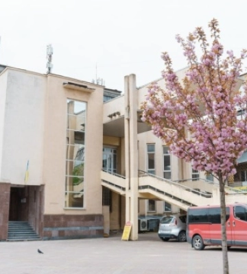 У Вінниці завершують відновлення пошкодженого ракетним обстрілом РАЦСу