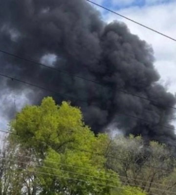 У Києві спалахнула масштабна пожежа: що відомо