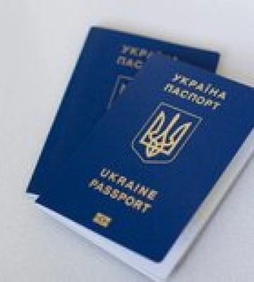 В Херсонской области оккупанты портят украинские паспорта, заставляют брать свои – ЦНС