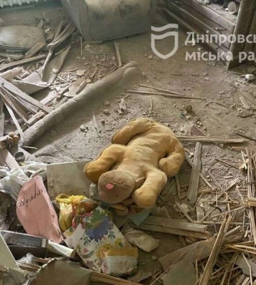Ракетний удар по Дніпру. Що з будинком, на який впали уламки ворожої ракети 