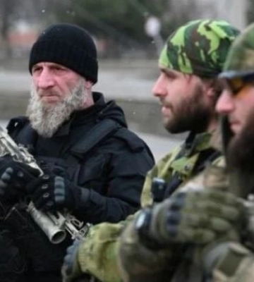 Рашисти тікають з окупованих територій і вивозять награбоване вантажівками