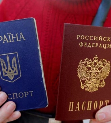 В Херсонской области оккупанты портят украинские паспорта, заставляют брать свои – ЦНС