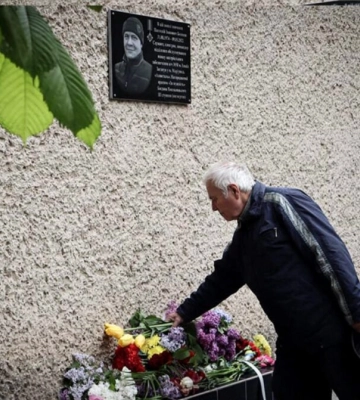 На півдні Одещини відкрили меморіальну дошку загиблому гвардійцю – оборонцю Маріуполя