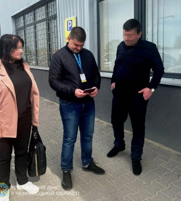 На Буковині міграційники оштрафували громадянку Грузії та 8-х громадян рф