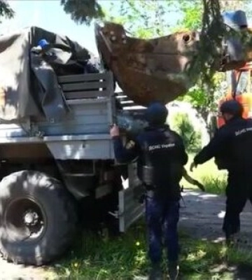 Рятувальники ліквідували авіабомбу вагою 500 кілограмів під Запоріжжям. ВIДЕО