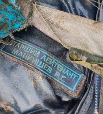 В Киевском море всплыл российский летчик, сбитый год назад: фото и видео последнего полета