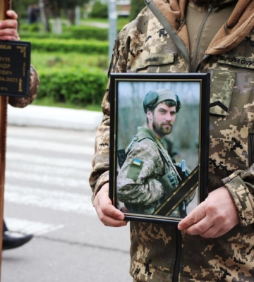 Залишилася дружина і 3-річний син: на Волині поховали Героя, який загинув на Донеччині