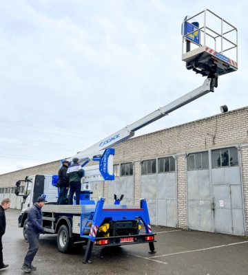 Український виробник випустив потужний автогідропідйомник (Фото)