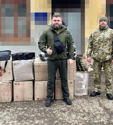 Волонтеры привезли черновицким пограничникам компьютерную технику - Госпогранслужба