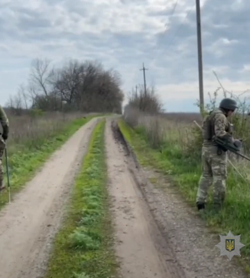 Поліцейські-вибухотехніки Полтавщини допомагають розміновувати деокуповані території