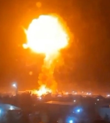 В Киеве произошел масштабный пожар на свалке. Фото и видео