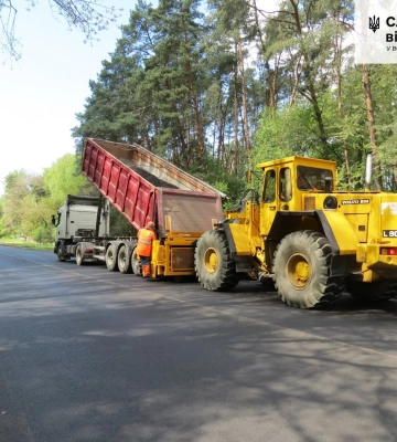 На автодорозі Луцьк – Ківерці облаштовують узбіччя 