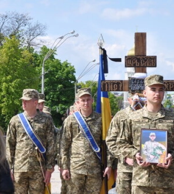 У Києві попрощалися з бійцем ДУК &quot;Правий сектор&quot; Віктором Панаском, який загинув у бою проти окупантів під Бахмутом.&amp;hellip;