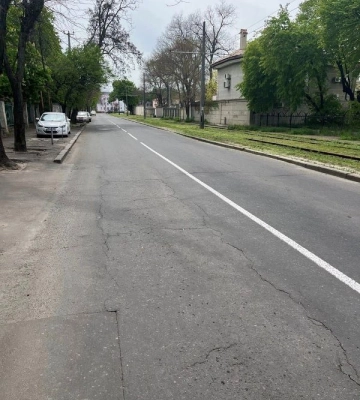 В Одесі комунальники оновили дорожню розмітку