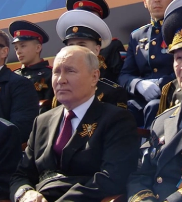 Путін сидів на параді з екс-представниками КДБ і НКВС - ЗМІ