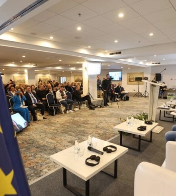 Конференція Угода мерів у Львові: учасники аплодували Президенту, що він не підписав закон 5655