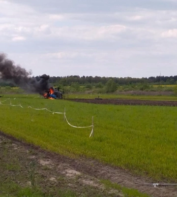 На півночі Рівненщини в полі на міні підірвався трактор: одна людина загинула