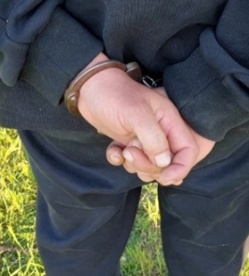 Вандал з Білгород-Дністровського району розтрощив кілька десятків могильних плит через втрату роботи