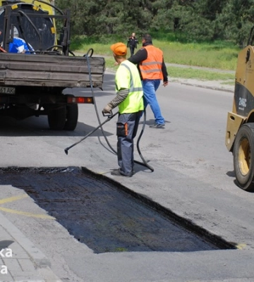 У Дніпрі тривають ремонти доріг, модернізація зовнішнього освітлення: де проводяться роботи