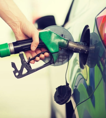 Кабмин Украины запретил импорт нефтепродуктов без сертификатов. Это закрывает лазейку для российского горючего