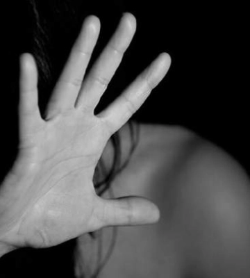Черкаських поліцейських, яких підозрюють у зґвалтуванні неповнолітньої, відпустили під домашній арешт