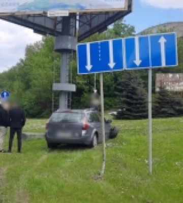 На Набережній нетверезий водій наїхав на знак