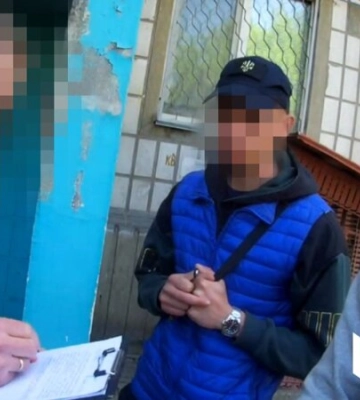 Черкаських поліцейських, яких підозрюють у зґвалтуванні неповнолітньої, відпустили під домашній арешт