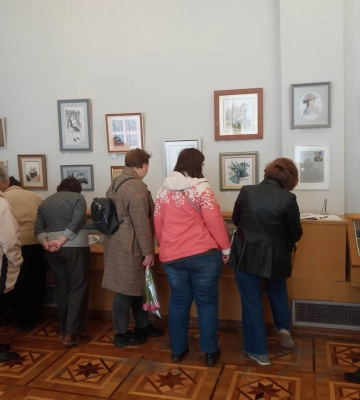 У Миколаївському обласному художньому музеї відкрилася виставка вишивки та квілінгу
