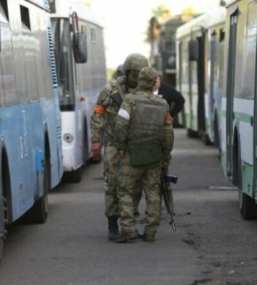 В оккупированный Бердянск вывозят больше военных РФ, чем гражданских