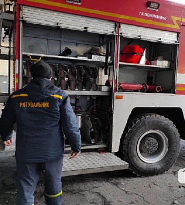 В Криворожском районе во время ликвидации пожара пожарные обнаружили женщину без признаков жизни