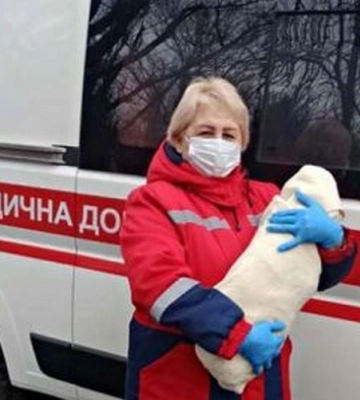 У Черкасах жінка народила в автомобілі “швидкої”