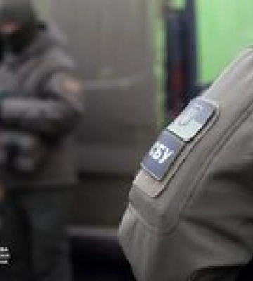 У драматичному театрі відкрилася фото-виставка “Принцип невтручання”