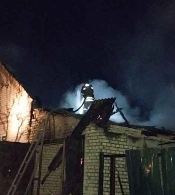 На Сумщині рятувальники двічі ліквідовували загоряння, які виникли внаслідок ворожих обстрілів