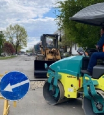 У Костополі розпочали аварійний ямковий ремонт доріг